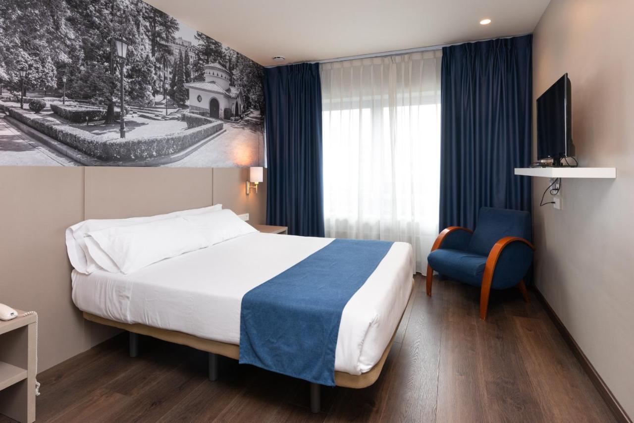 Aparthotel Campus Oviedo Ngoại thất bức ảnh