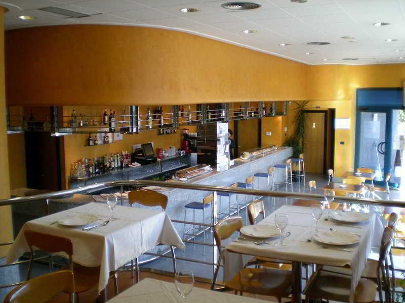 Aparthotel Campus Oviedo Nhà hàng bức ảnh