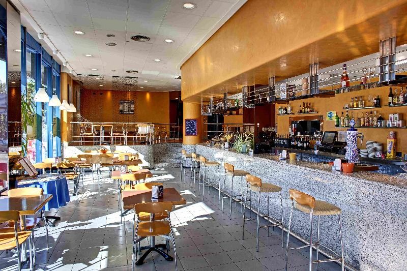 Aparthotel Campus Oviedo Ngoại thất bức ảnh