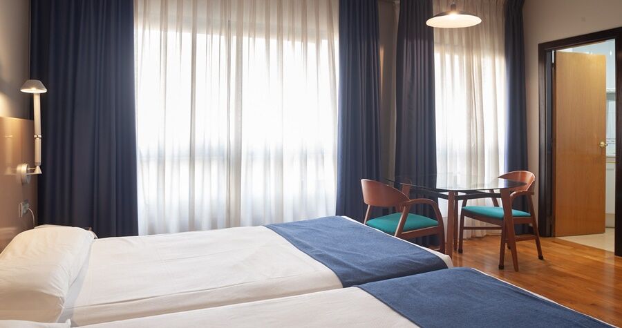 Aparthotel Campus Oviedo Ngoại thất bức ảnh