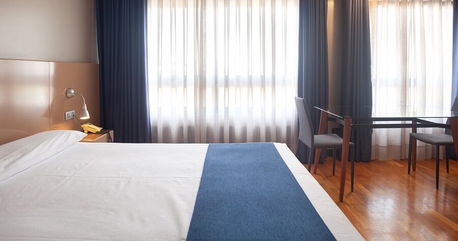 Aparthotel Campus Oviedo Ngoại thất bức ảnh