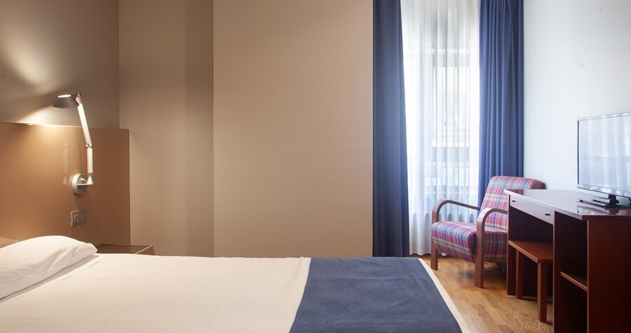 Aparthotel Campus Oviedo Ngoại thất bức ảnh