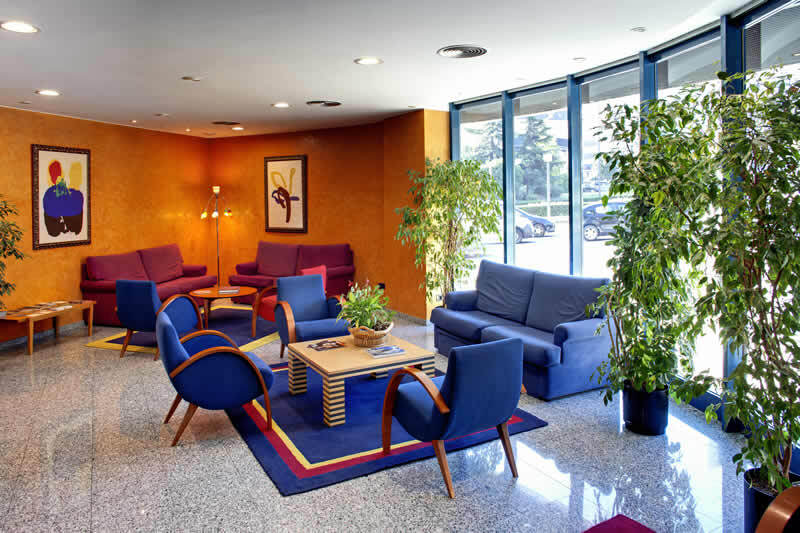 Aparthotel Campus Oviedo Ngoại thất bức ảnh