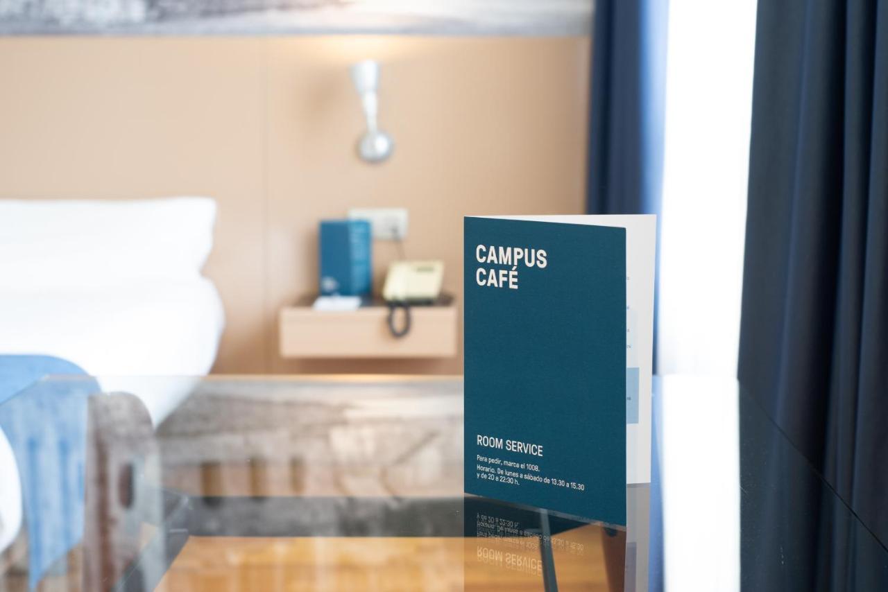 Aparthotel Campus Oviedo Ngoại thất bức ảnh