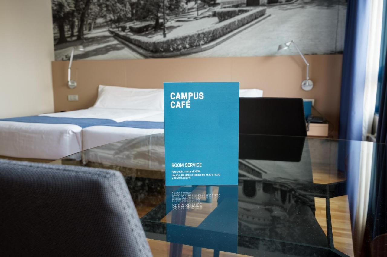 Aparthotel Campus Oviedo Ngoại thất bức ảnh