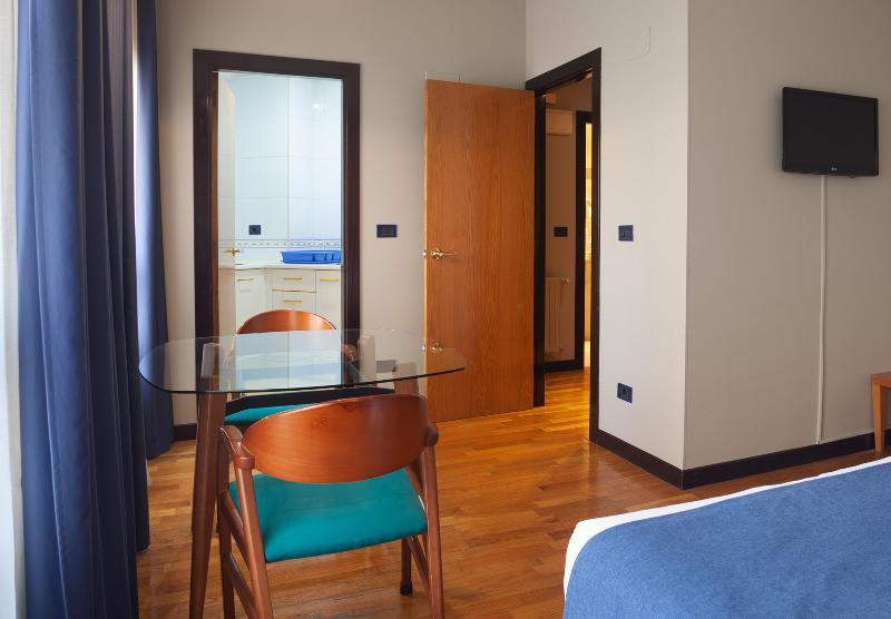 Aparthotel Campus Oviedo Ngoại thất bức ảnh