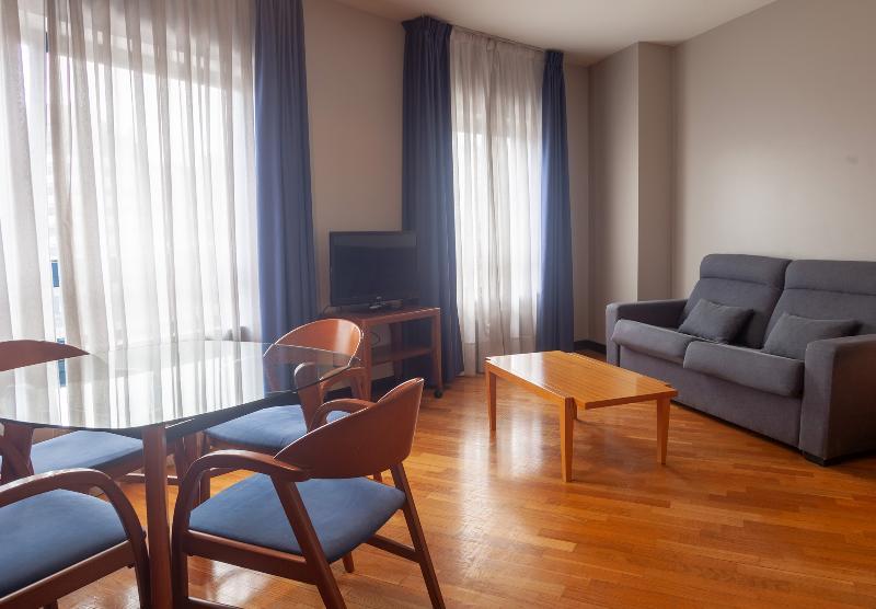 Aparthotel Campus Oviedo Ngoại thất bức ảnh