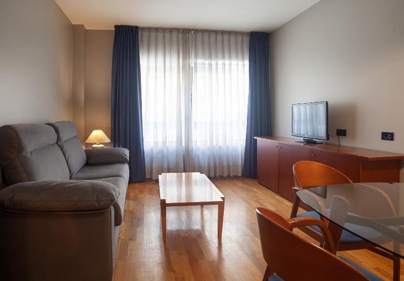 Aparthotel Campus Oviedo Ngoại thất bức ảnh